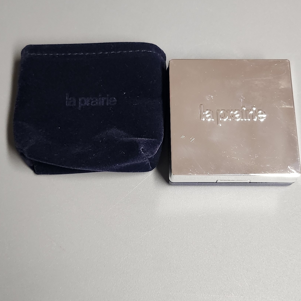 La Prairie Compact Powder - Picture 5 of 5